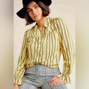 ANTHROPOLOGIE MAEVE Fredericka
Dachshund Novelty Button Top